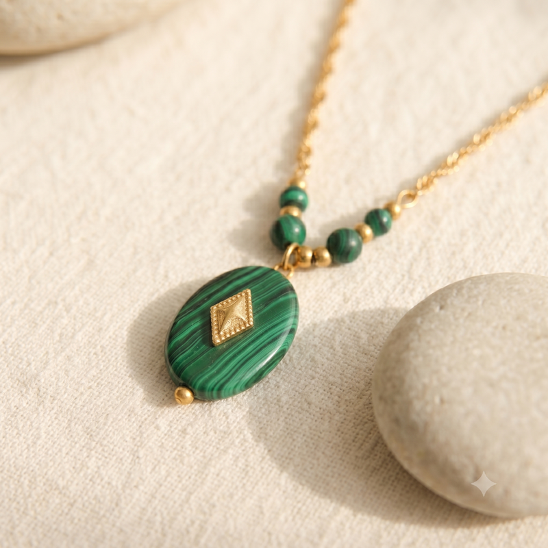 Terra Stone Halskette – grüner Stein-Anhänger, Lunaswear